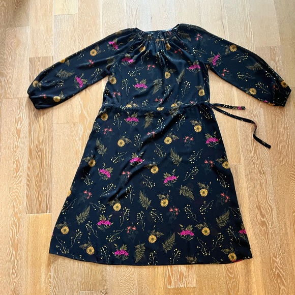 Uniqlo Black Floral Midi Dress gently worn - Picture 4 of 15